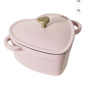 Cast Iron Heart Dutch Oven