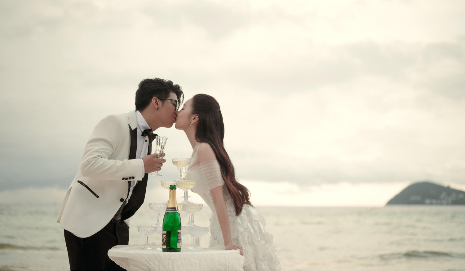 The Wedding Website of Tracie Dinh and Bui Anh Tuan