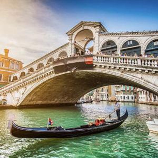 Venice: Grand Canal Gondola Experience