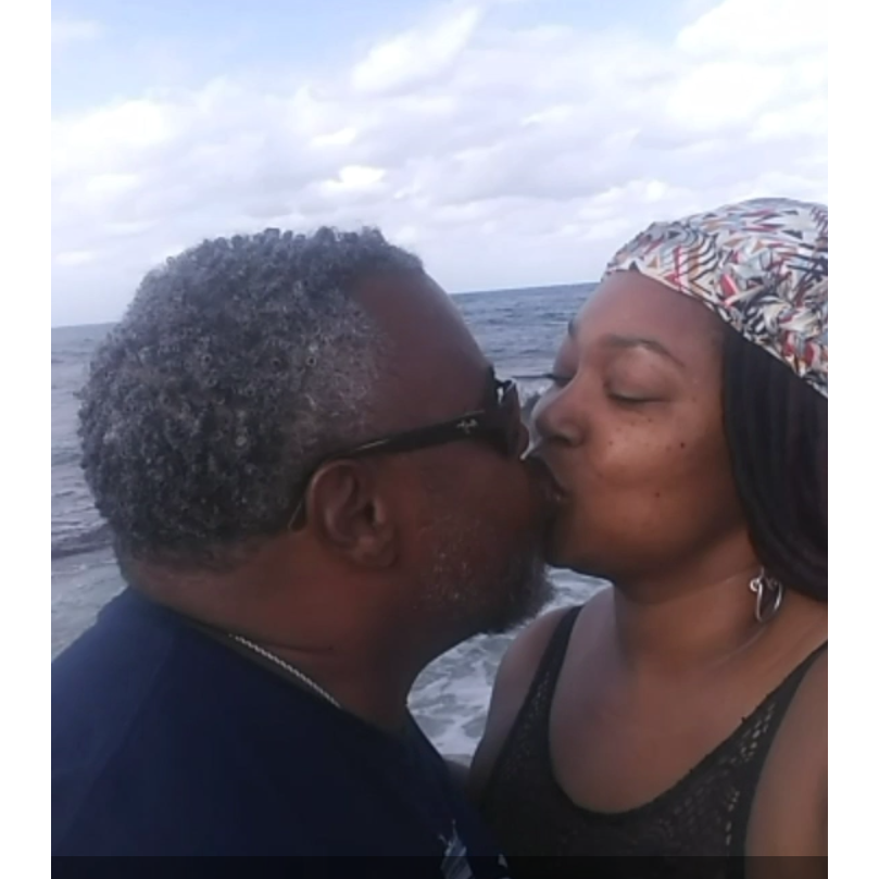That time Jeff sang to Val on the beach in Mexico ❤