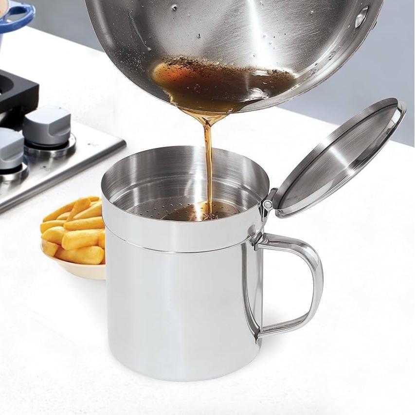 OGGI Stainless Steel Grease Container with Handle, Removable Strainer and Flip Top Lid. Perfect container for fryer oil, bacon drippings, lard and ghee oil. Can capacity - 0.25 Gall / 1 Qt / 0.95 Lt