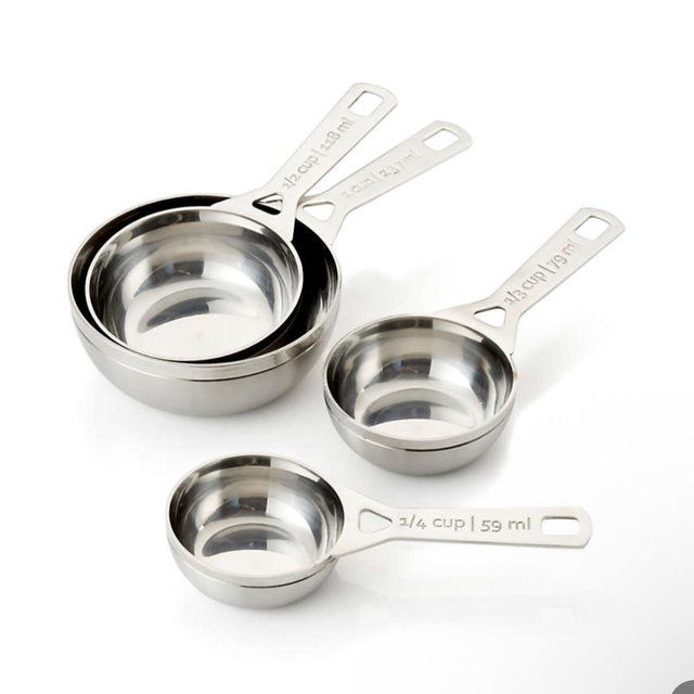 Le Creuset ® 4-Piece Stainless Steel Measuring Cup Set