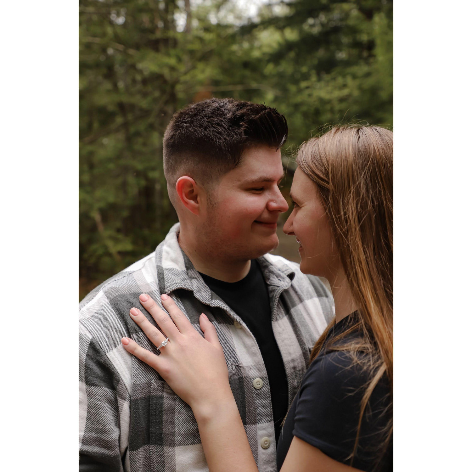 Looking into eachothers eyes.. falling in love