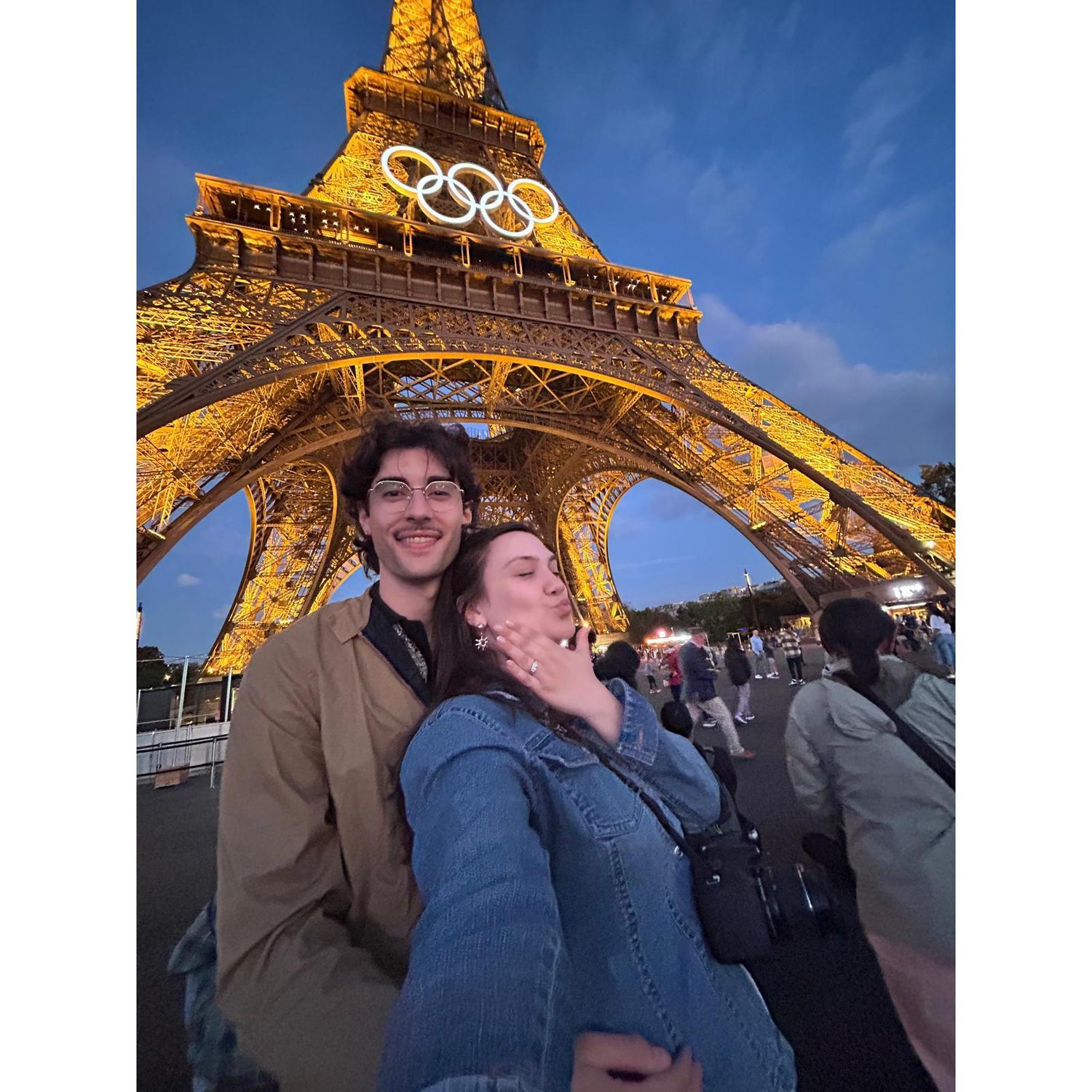 Galavanting around France was a pretty fabulous way to celebrate the engagement :) | Desbravar a França foi uma maneira fabulosa de comemorar o noivado :)