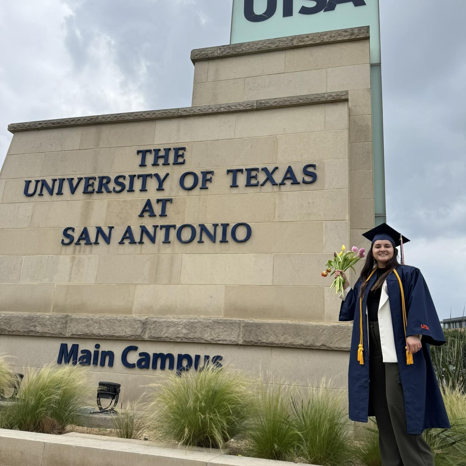 May 2025 - Sabrina’s Masters graduation / graduación de Maestría