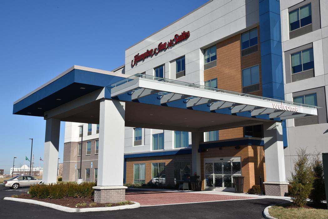 The Wedding Website of Lauren Paschal and Jake Wolfe