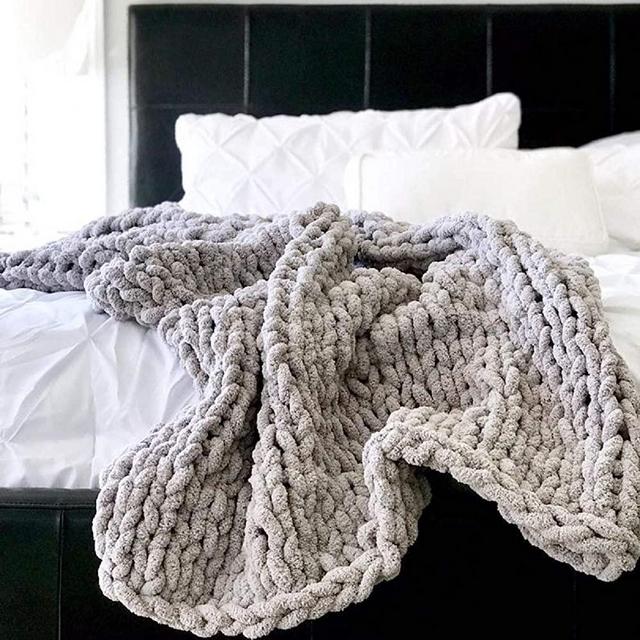 VIYEAR Knit Throw Jumbo Chenille Blanket for Cuddling up in Bed, Chunky Chenille Yarn Arm Knit Blanket on The Couch or Sofa Gray 40"×40"