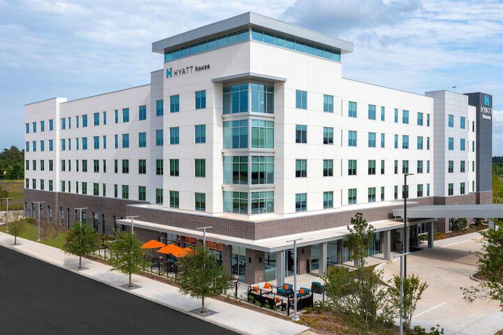 The Wedding Website of Ashton Carrigan and Lino Varela Arocha