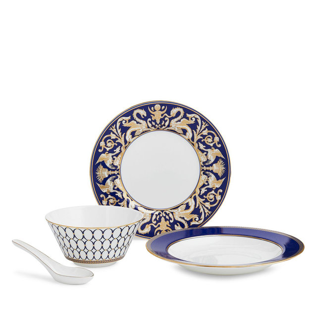 Wedgwood Renaissance Gold Four Piece Place Setting, Set of 2