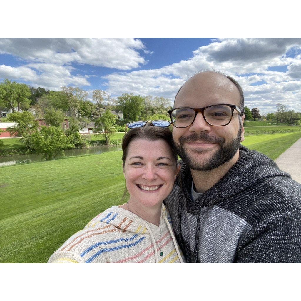 This is in Galena, IL, during our first trip to the Dubuque area. What a beautiful May day. 🤩