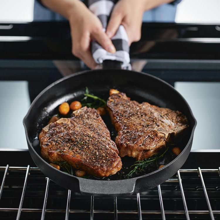 KitchenAid 12 Enameled Cast Iron Induction Skillet with Helper Handle and  Pour Spouts Blue Velvet