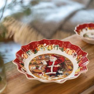 Toy's Fantasy Santa Reads Wish Lists Bowl