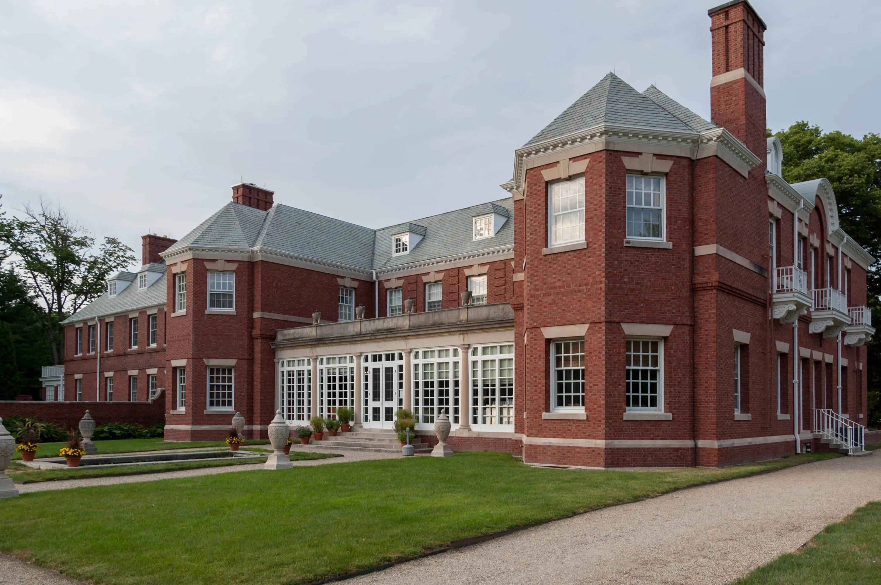 The Wedding Website of Isabella Rossi and Tony Vivirito