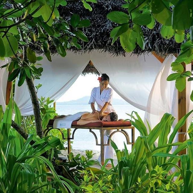 Honeymoon Fund: Beachside Massage in Seychelles