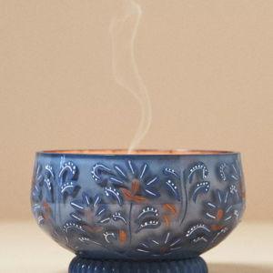 Leora Fruity Honeycrisp Oakwood Glass Candle