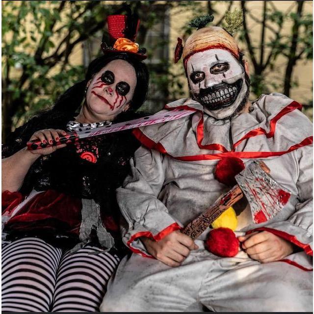 True love isn't always pretty...had lots of fun during this Creepy Clown photo shoot!