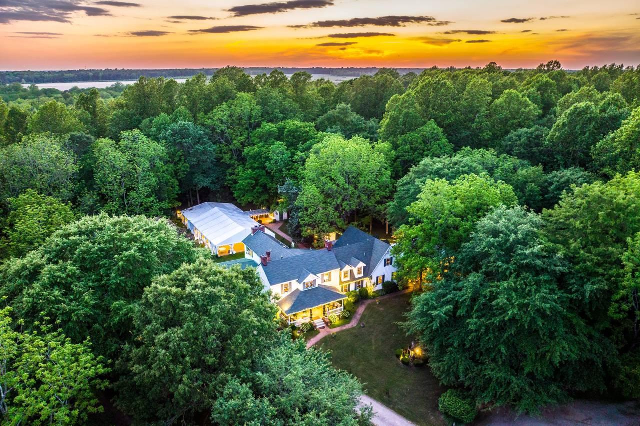 The Wedding Website of Haley Jernigan and Colin Donohue