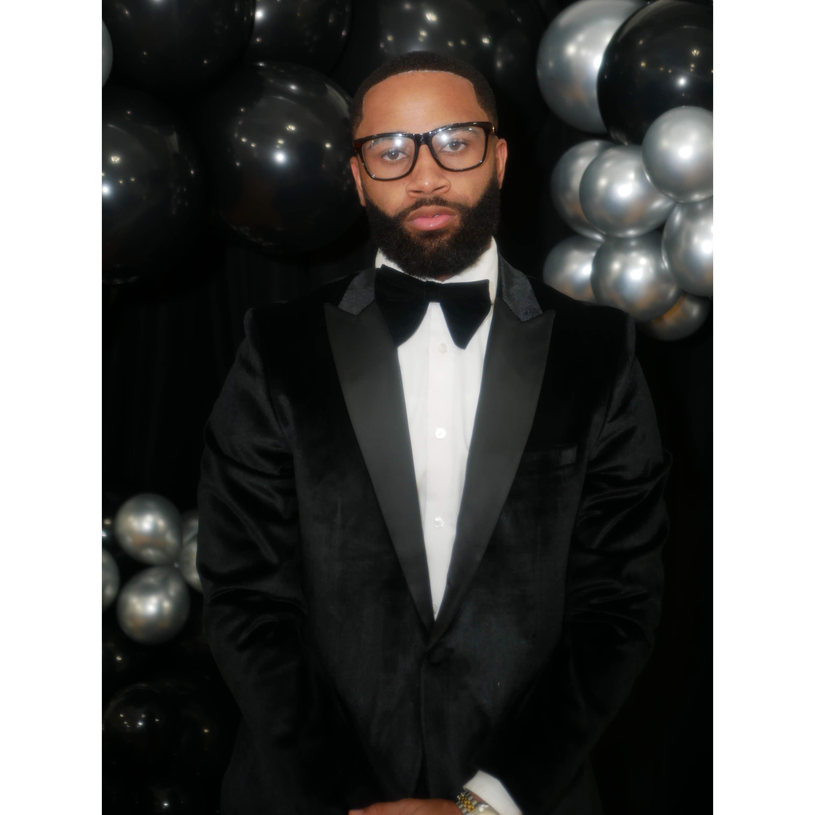 Our Engagement Party 07/03/2022: The best man Donovan!