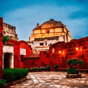 Santa Catalina Monastery and Arequipa Tour