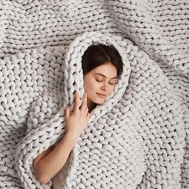 Bearaby Napper Organic Hand-Knit Weighted Blanket for Adults - Chunky Knit Blanket - Sustainable, Breathable - Machine Washable for Easy Maintenance (Moonstone Grey, 15 lbs)