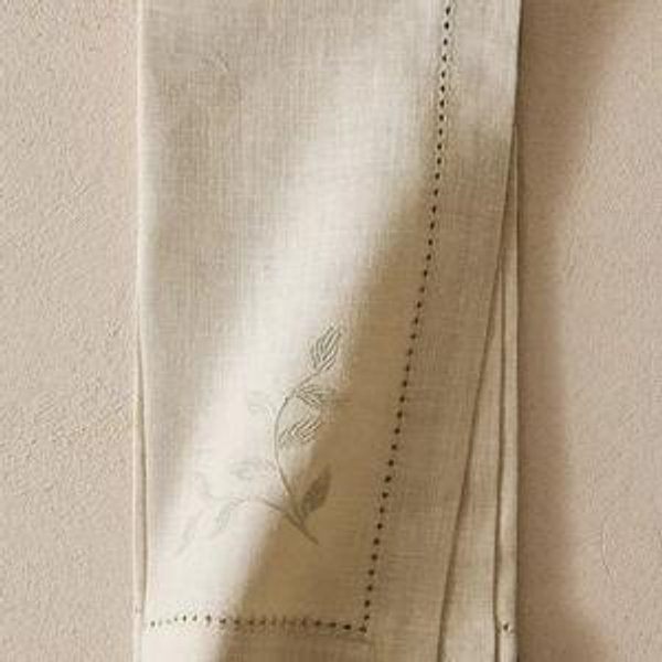 LINEN NAPKIN WITH FLORAL EMBROIDERY (SET OF 2)