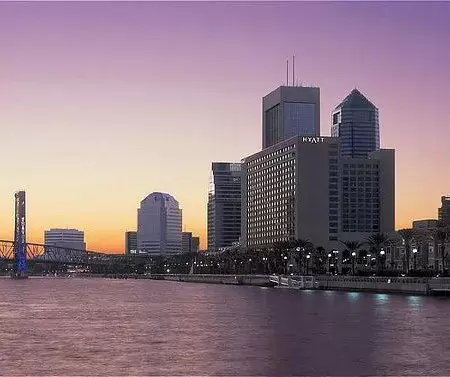 The Wedding Website of Conchessa Reis and Derek Fink