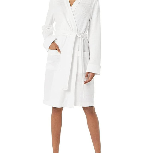 Amazon Essentials Women's Lightweight Waffle Mid-Length Robe (Available in Plus Size)
