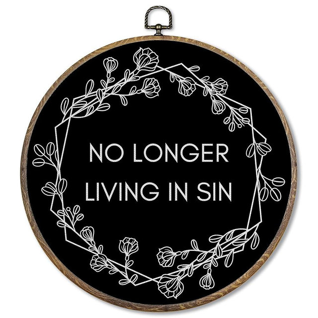 FUGWN Black Funny Newlyweds Wedding Round Wall Art Decor Framed, Wedding Gifts for Newlyweds Canvas Artwork Prints, No Longer Living In Sin Wall Hanging Decorations for Bedroom Living Room, 10x10 Inch