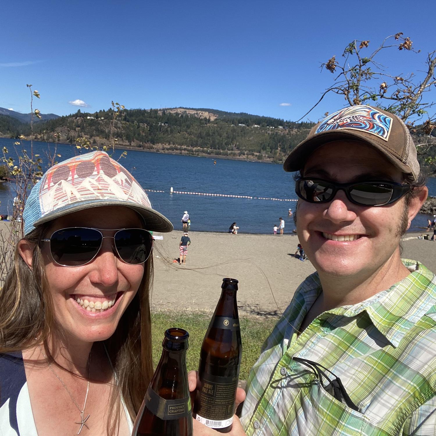 Pfriem beers and wind sport viewing at the Hood River waterfront. September 2021.
