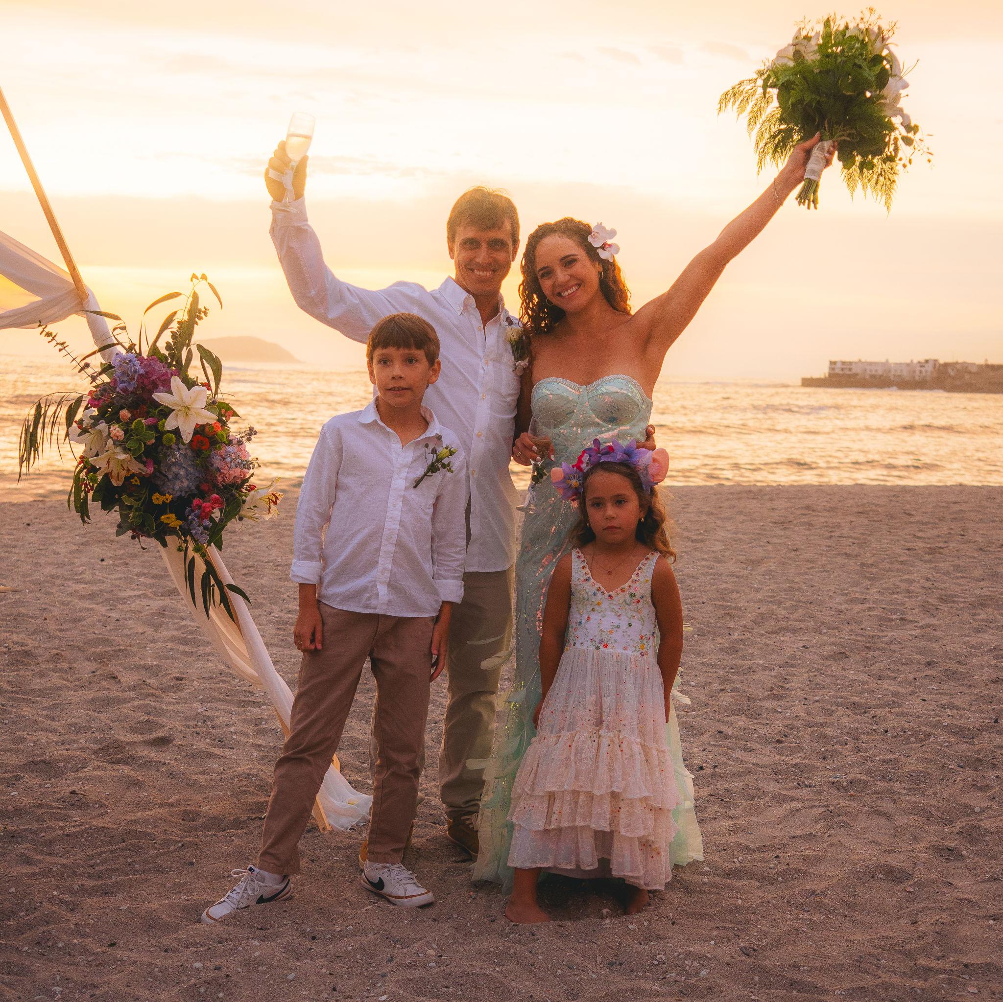 Los 4! Nesh estaba super ansioso porque tomó un energizante y Amara asustada por tantas personas.