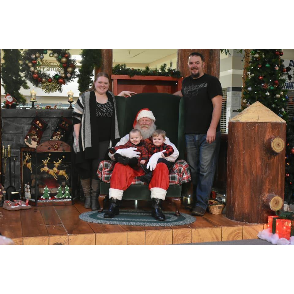Family Christmas Picture 2017