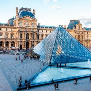 Museum Date in Paris - The Louvre