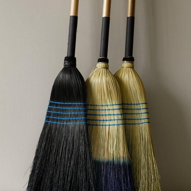 LOSTINE - BARN BROOM - NATURAL