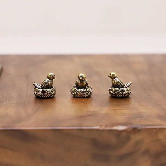 RillyRellow Hinge Head Songbird, Hinge Decorative Topper, Miniature Magnetic Figurine Door Decor, Whimsical Quirky Home Decor, Animal Lover Gift, Cute Songbird Decor (3 per Set)