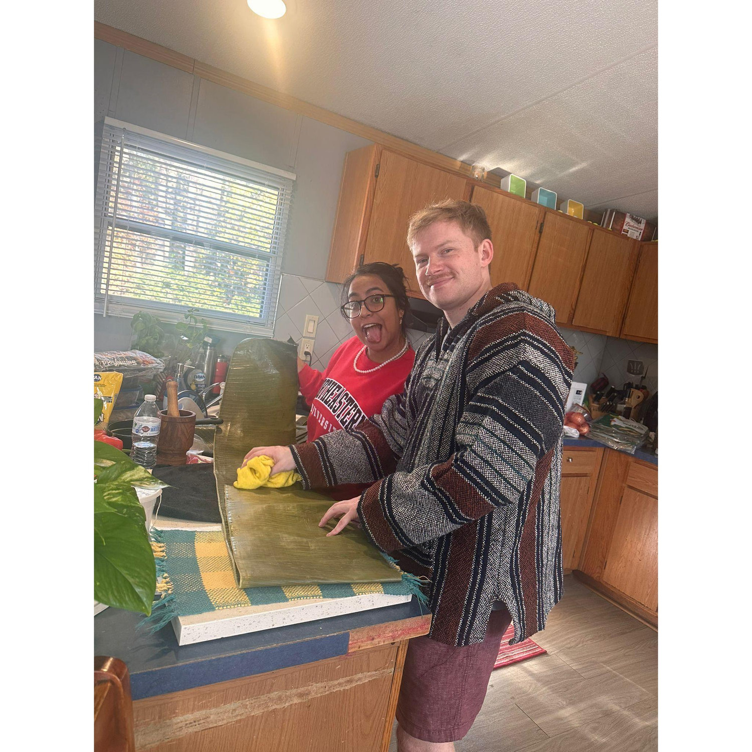 Every Christmas, Valentina’s family has a special tradition of making hallacas (a beloved Venezuelan dish). Here we are, preparing them together!