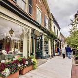 Shopping at Niagara-on-the-Lake