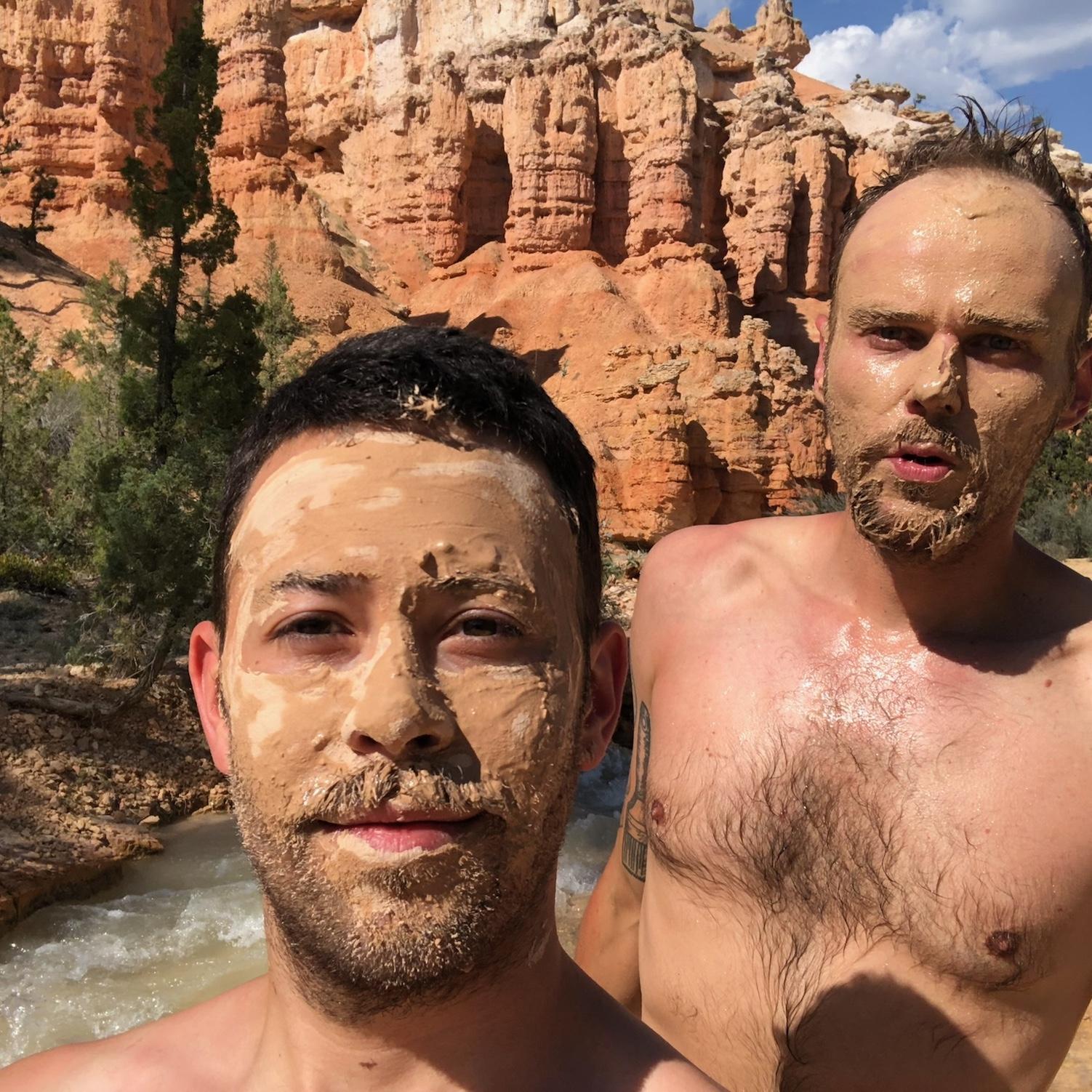 Mud bath in the river (Bryce Canyon NP)