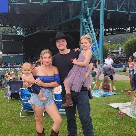 Kids first concert.