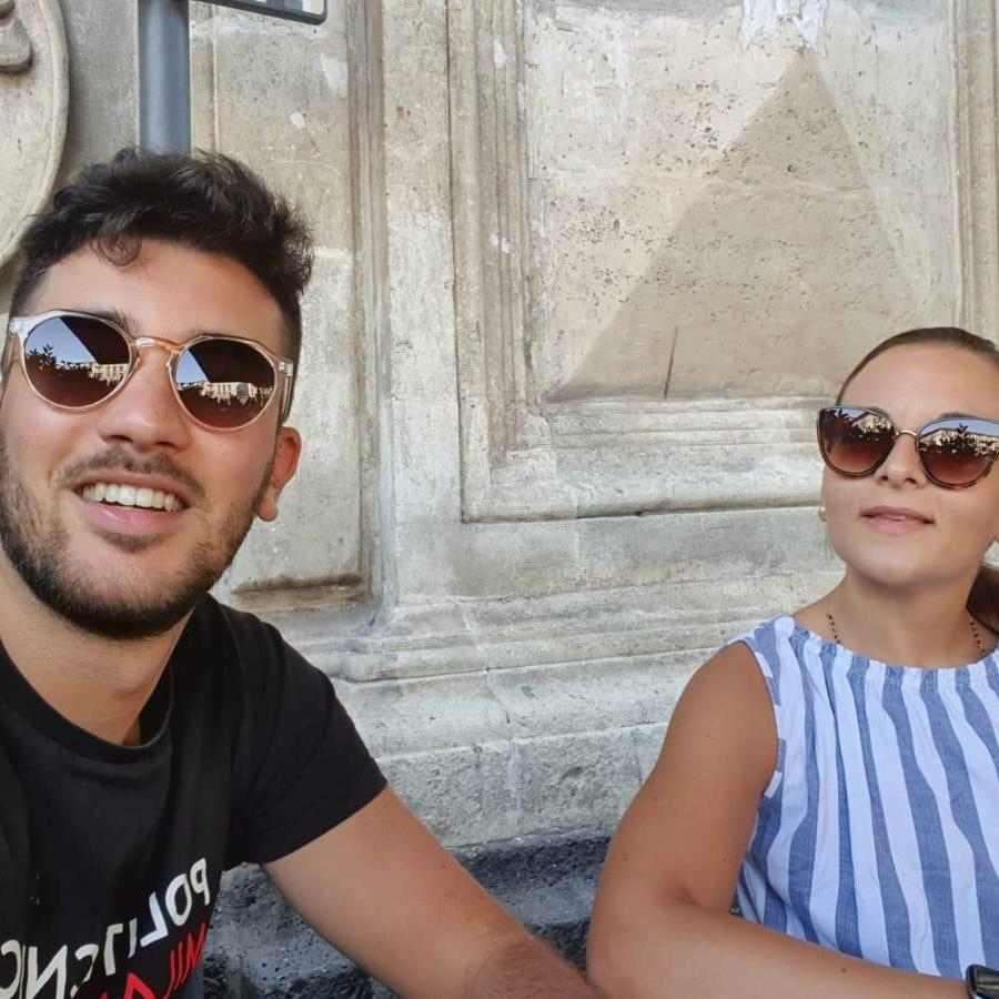 La prima vacanza insieme in Sicilia.
Bilancio della vacanza, Gian che mangia 27 cannoli in 10 giorni.