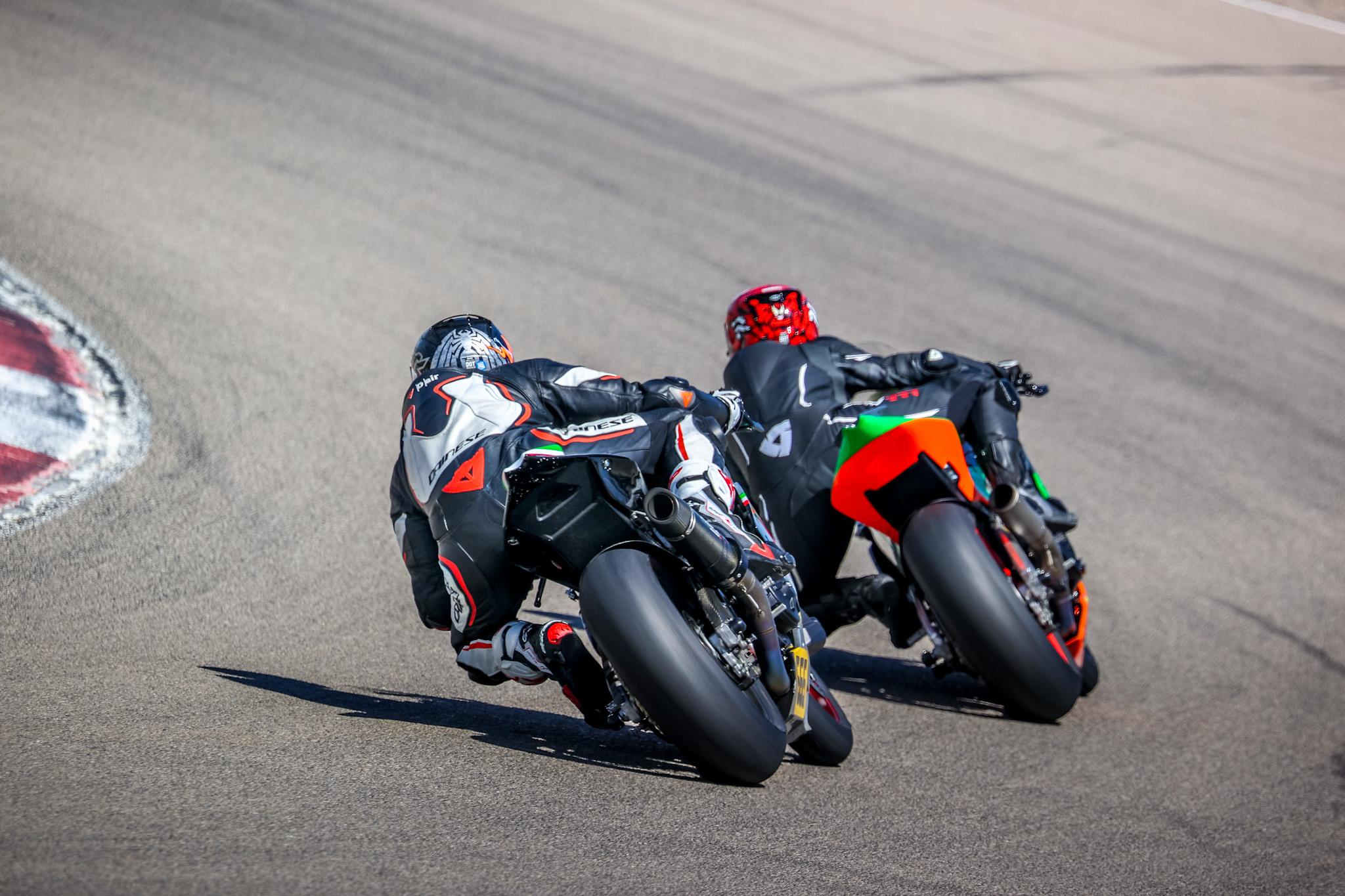 The Wedding Website of Crystal Looy and Robert Martinez