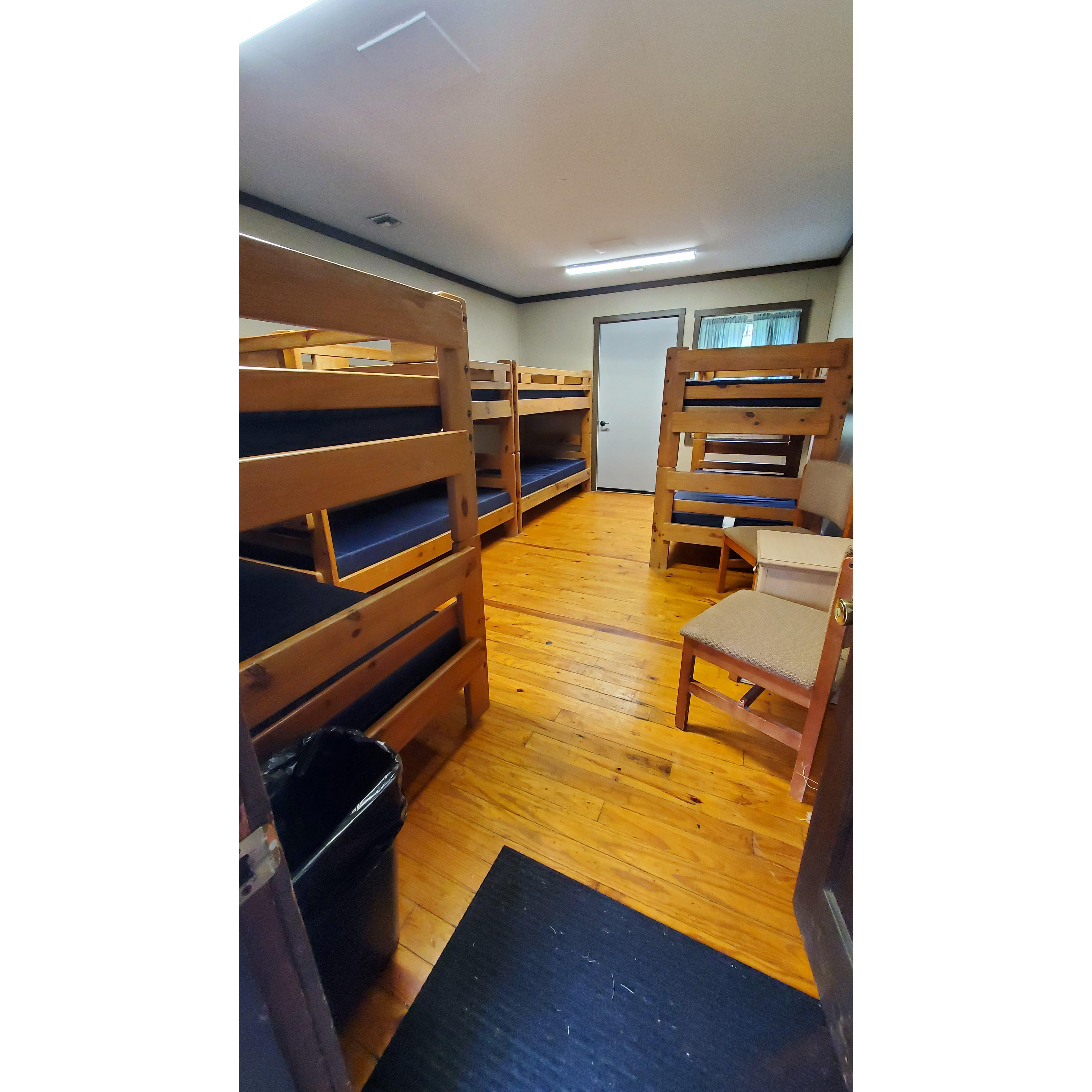 1 style of room, sleeps 8