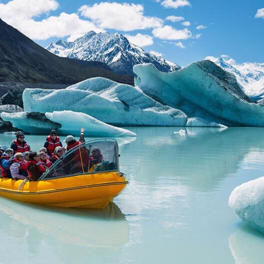 Glacier Explorers Boat Cruise