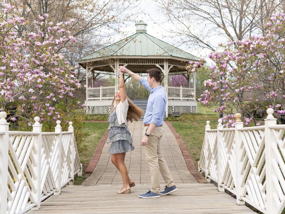 The Wedding Website of Julie Nicholas and Ryan Hobbs