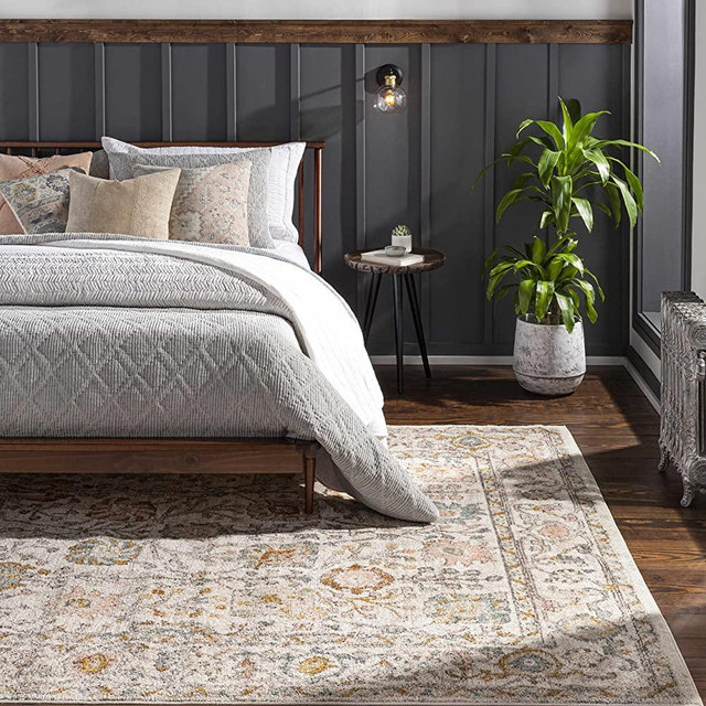 Herstmonceux Traditional Living Room Bedroom Area Rug - Oriental Persian Floral Carpet - Boho, Vintage - Cream, Pink - 6'7" x 9'