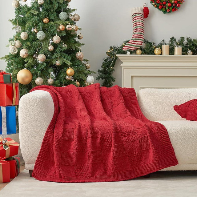Amélie Home Christmas Red Throw, Warm Cozy Knit Throw Blanket for Couch, Decorative Checkered Throw Blanket for Bed Sofa Living Room, 50"x 60", Christmas Red