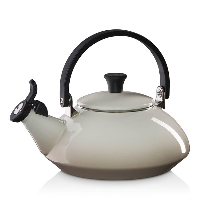 Le Creuset Zen Kettle