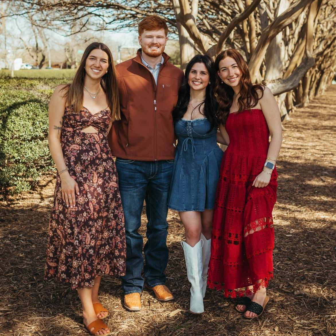 The gals that helped make this day possible🤍
