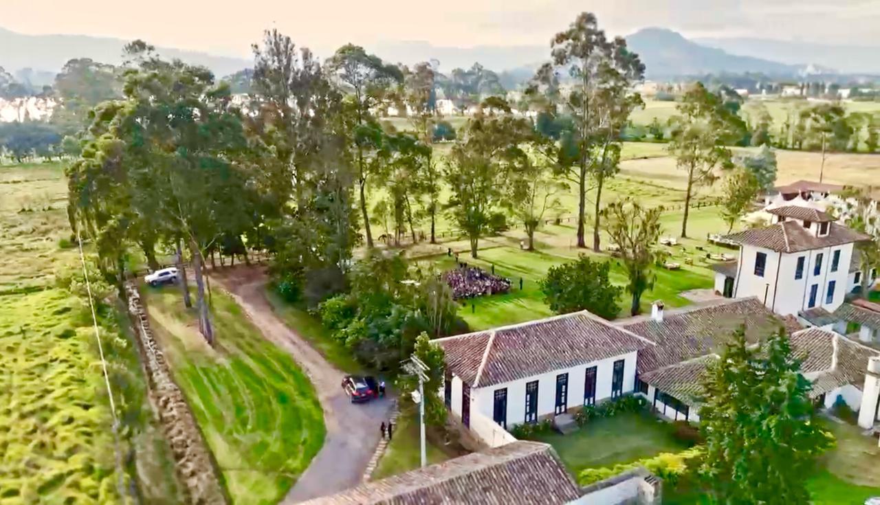 The Wedding Website of Daniel Alpizar and Claudia González De Mendoza