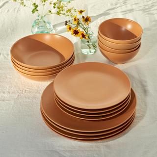 The Core 16-Piece Dinnerware Set, Service for 4