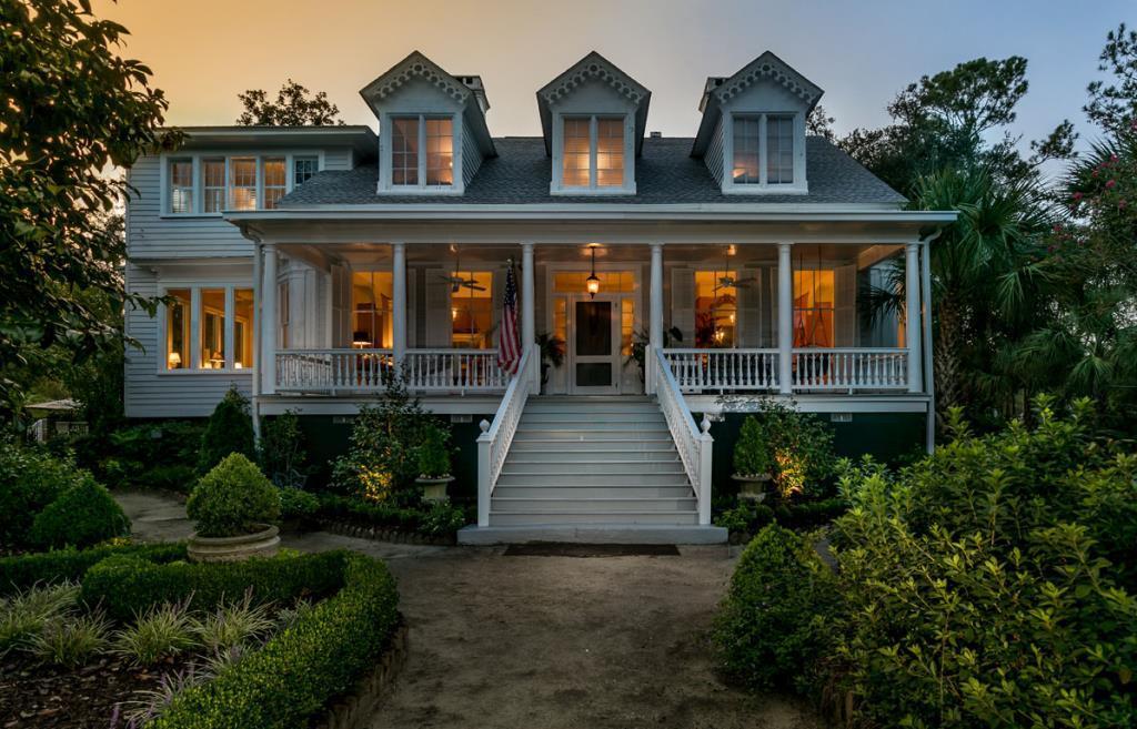 The Wedding Website of Sophie Shelbourne and Dylan Black